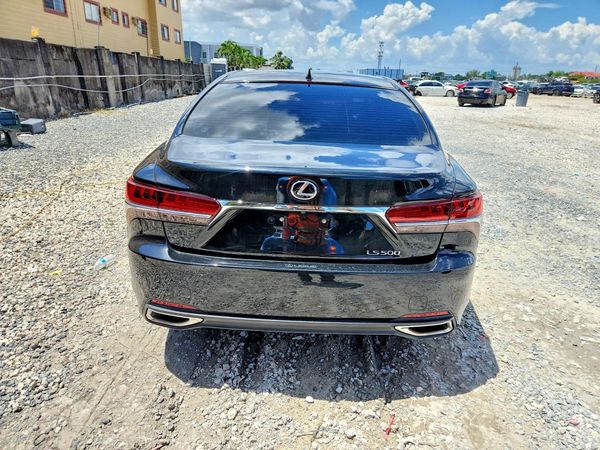 2018 LEXUS LS 500