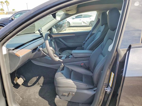 2025 TESLA MODEL Y — DENT