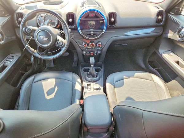 2017 MINI COOPER