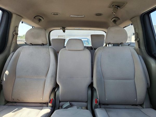 2016 KIA SEDONA LX - Middle-low