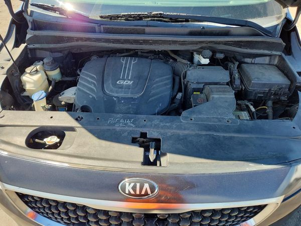 2016 KIA SEDONA LX - Middle-low