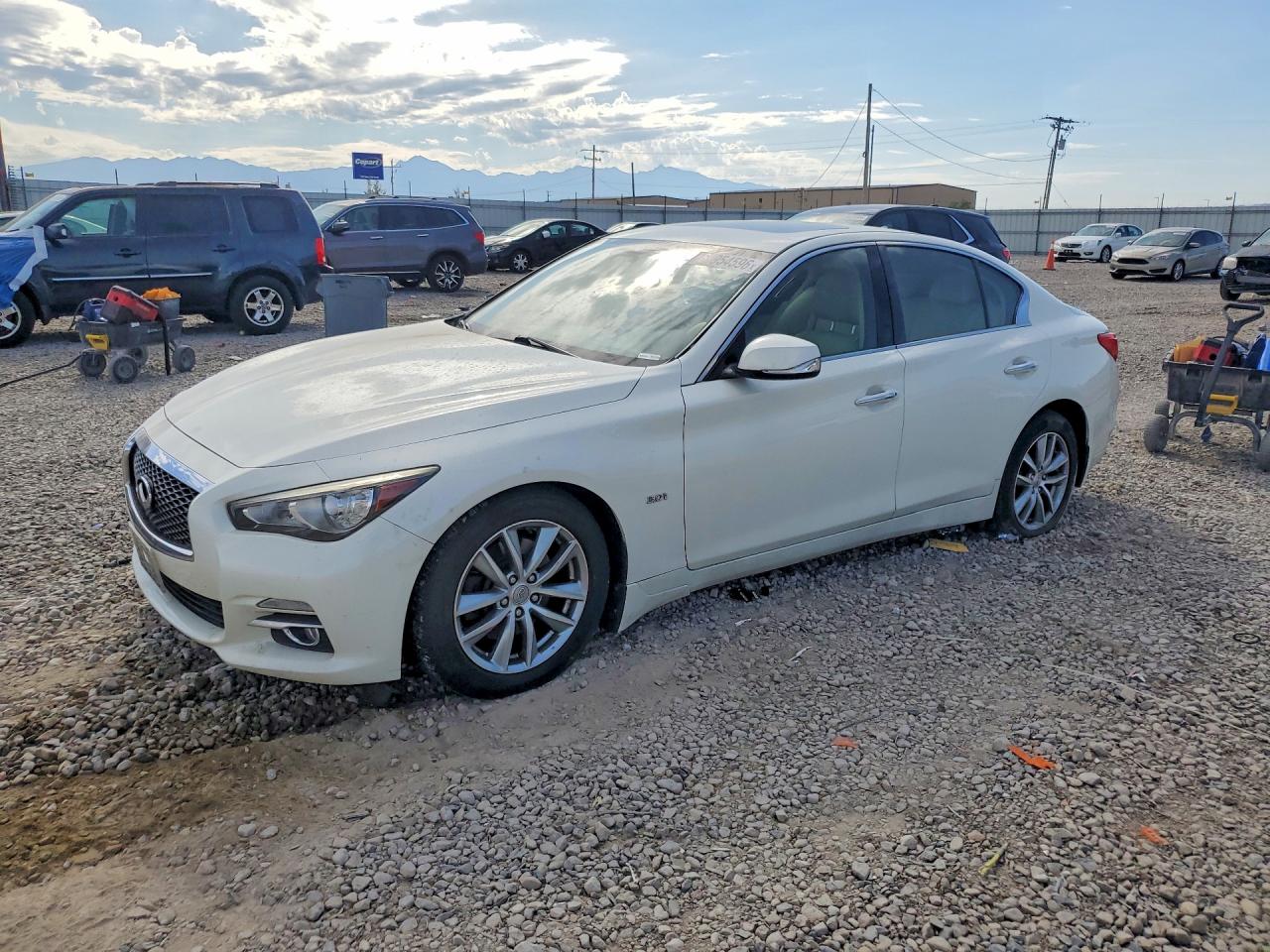 2017 INFINITI Q50