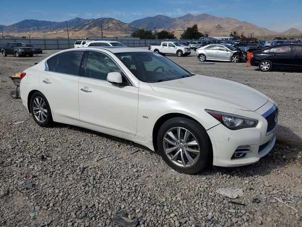 2017 INFINITI Q50