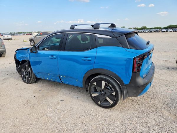 2025 NISSAN KICKS