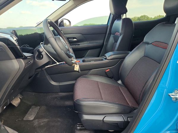 2025 NISSAN KICKS