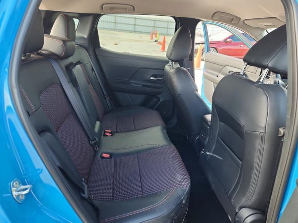 2025 NISSAN KICKS