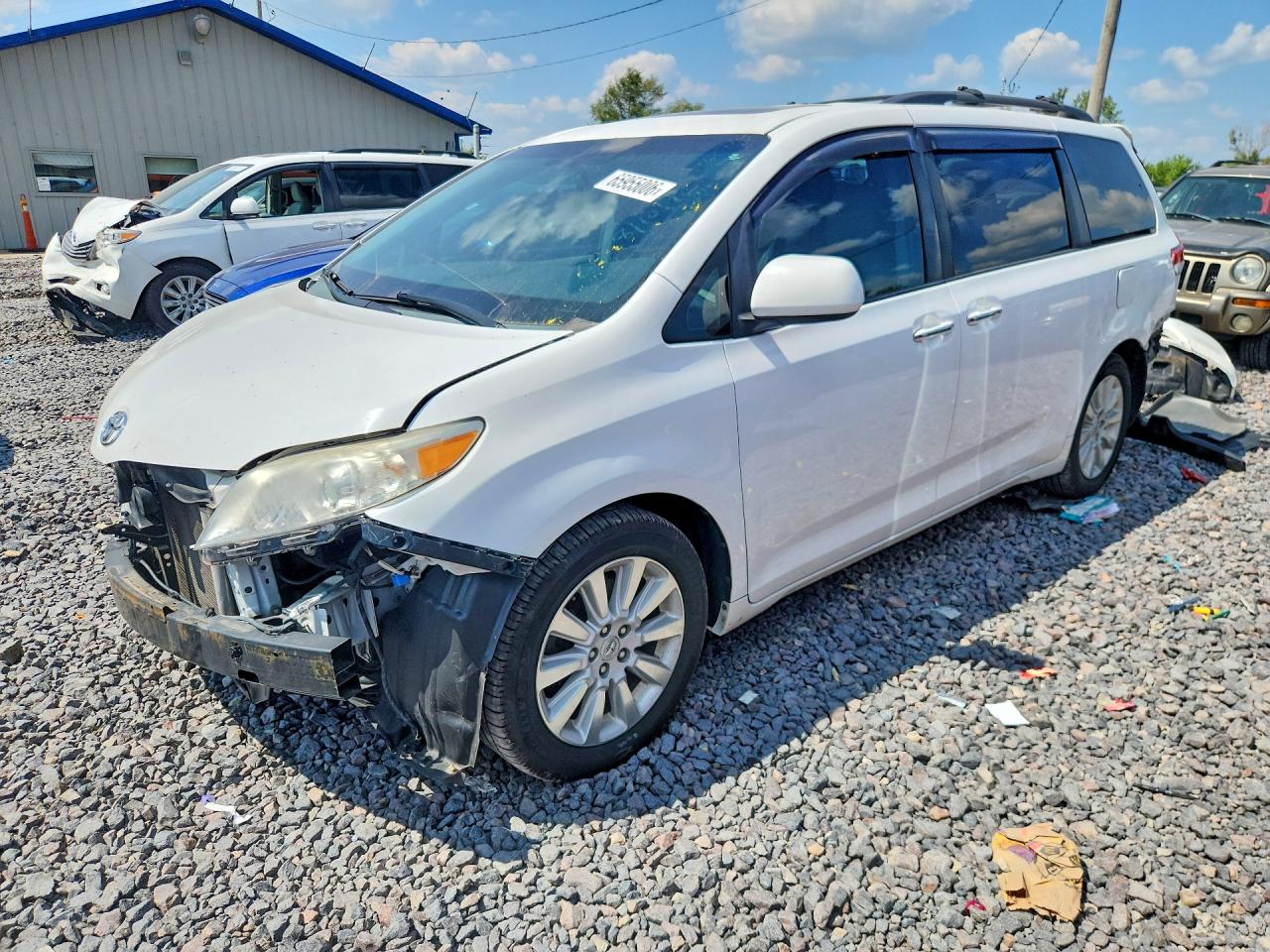 2014 TOYOTA SIENNA