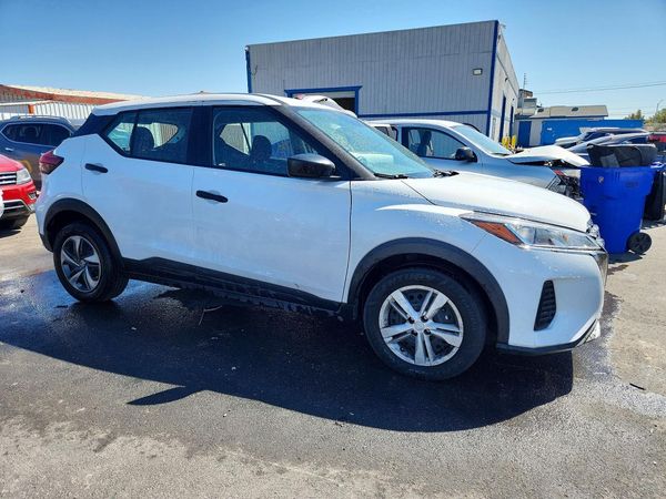 2024 NISSAN KICKS S