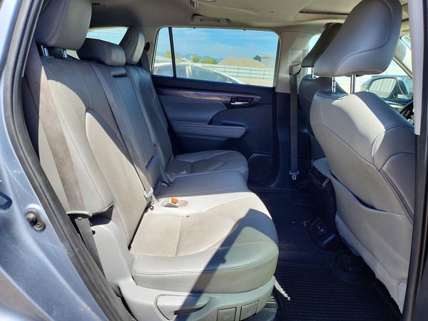 2021 TOYOTA HIGHLANDER Limited