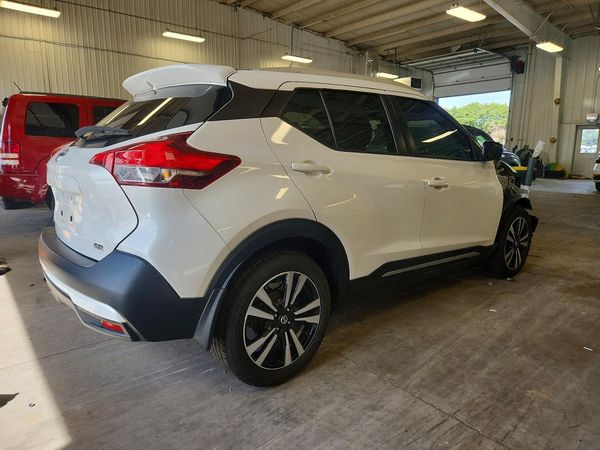 2019 NISSAN KICKS