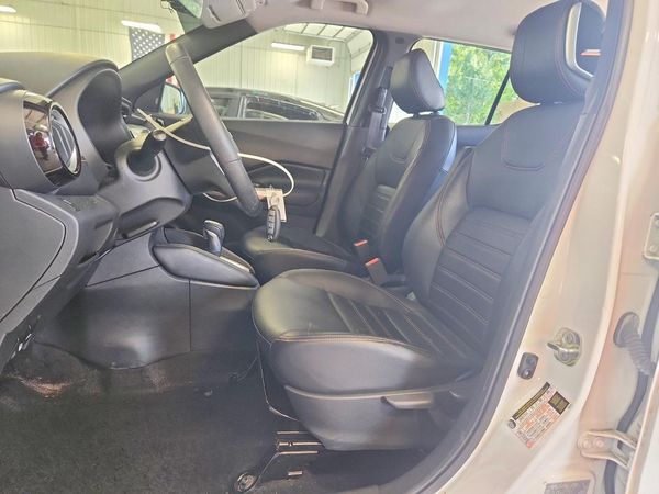 2019 NISSAN KICKS