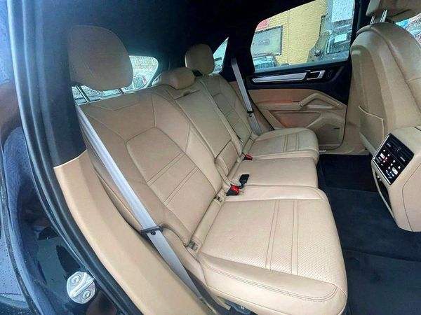 2023 PORSCHE CAYENNE