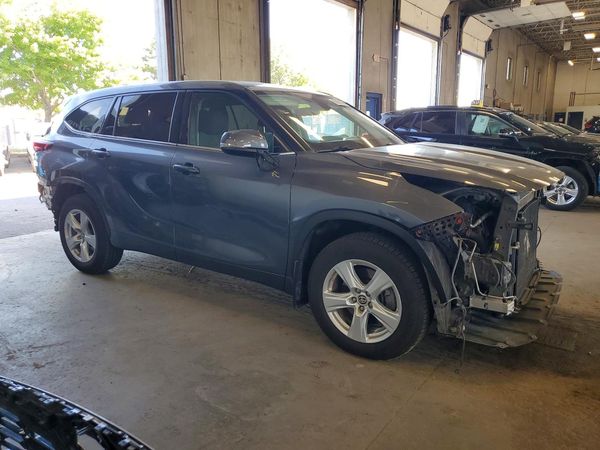 2020 TOYOTA HIGHLANDER LE