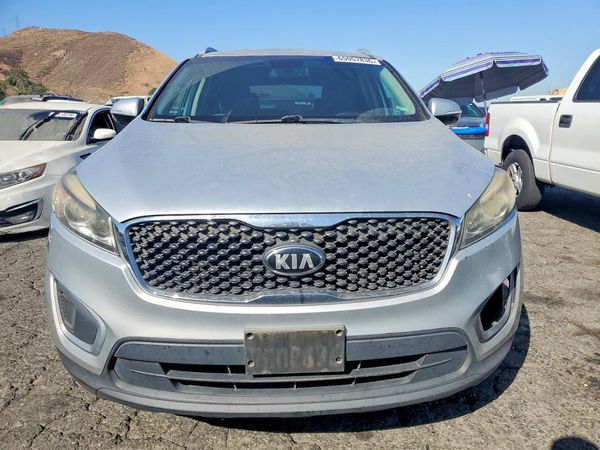 2016 KIA SORENTO L / LX