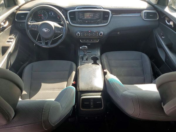 2016 KIA SORENTO L / LX