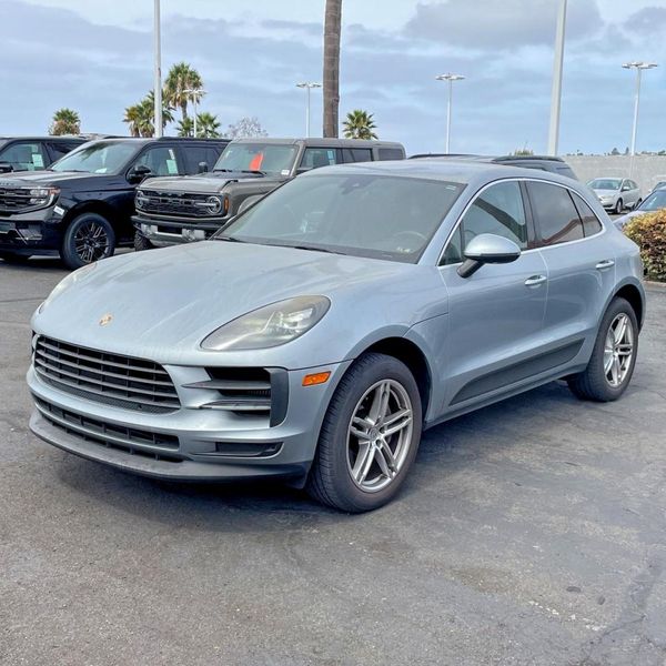 2020 PORSCHE MACAN