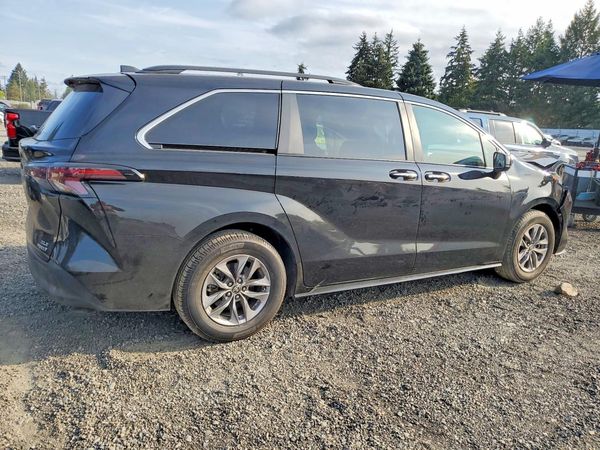2023 TOYOTA SIENNA
