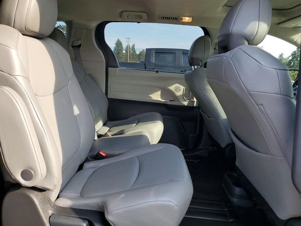 2023 TOYOTA SIENNA