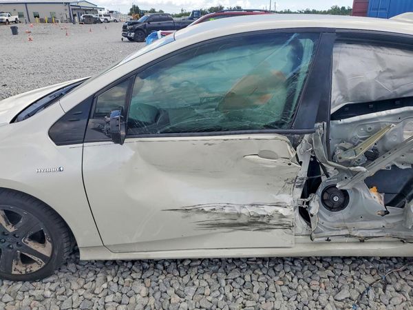 2016 TOYOTA PRIUS
