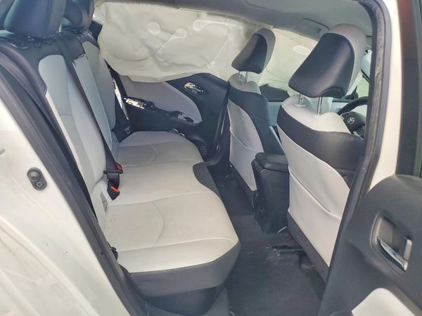 2016 TOYOTA PRIUS