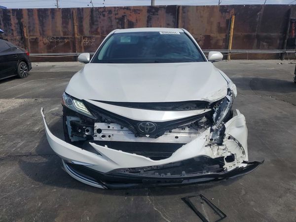 2022 TOYOTA CAMRY XLE