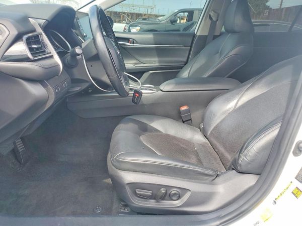 2022 TOYOTA CAMRY XLE