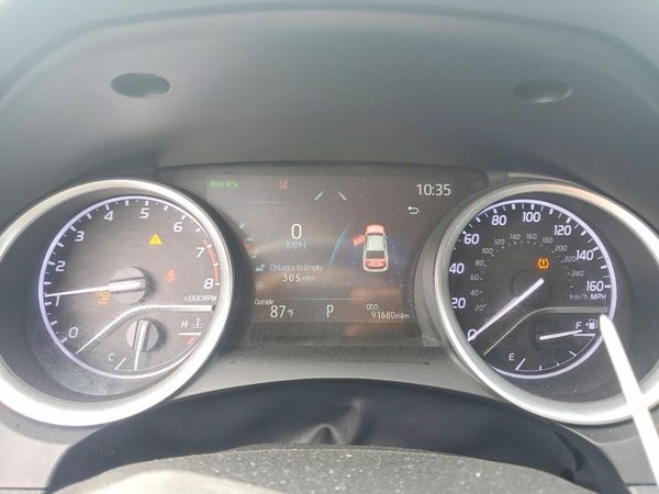2022 TOYOTA CAMRY XLE