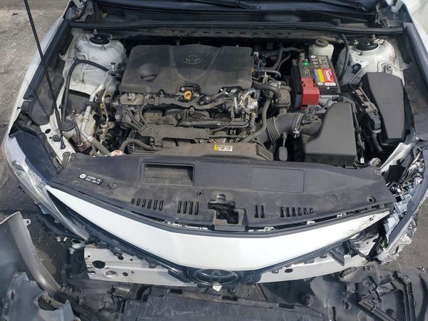 2022 TOYOTA CAMRY XLE