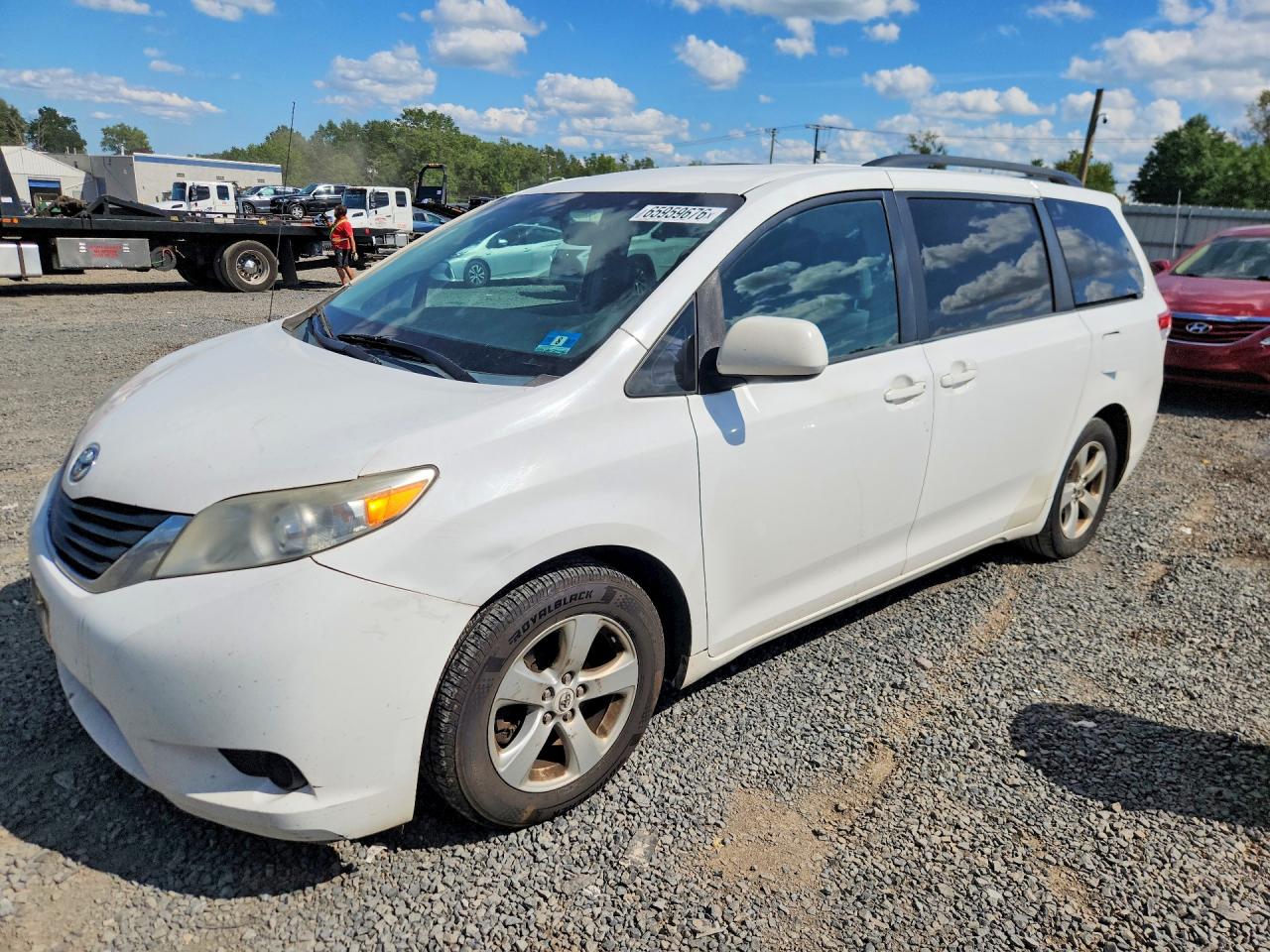 2014 TOYOTA SIENNA