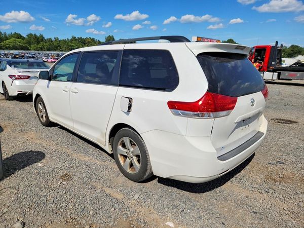 2014 TOYOTA SIENNA