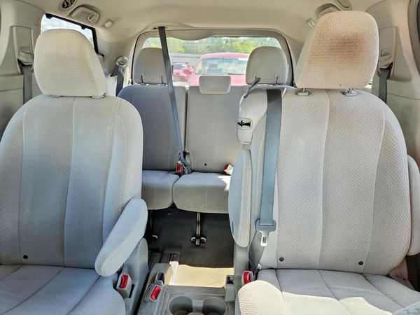 2014 TOYOTA SIENNA
