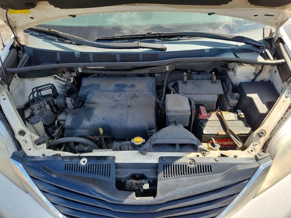 2014 TOYOTA SIENNA