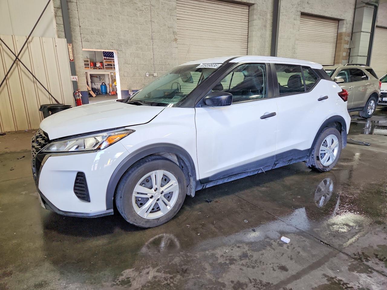 2024 NISSAN KICKS