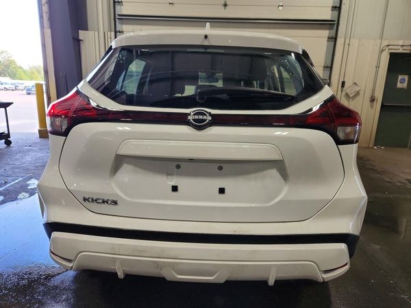 2024 NISSAN KICKS