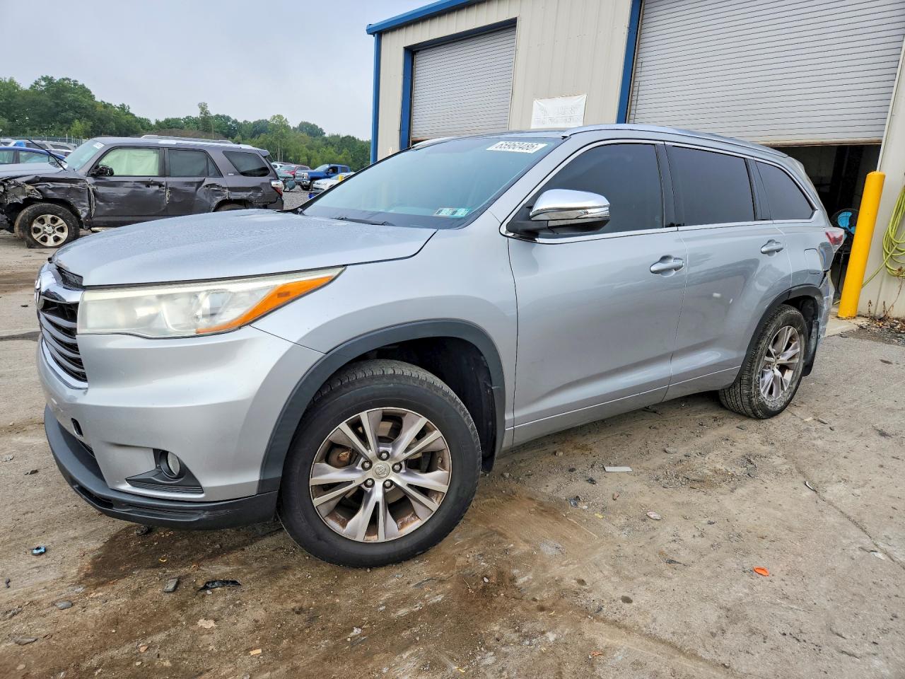 2015 TOYOTA HIGHLANDER