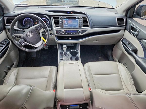 2015 TOYOTA HIGHLANDER