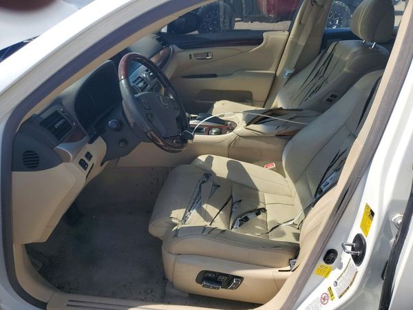 2013 LEXUS LS460 460 — DENT