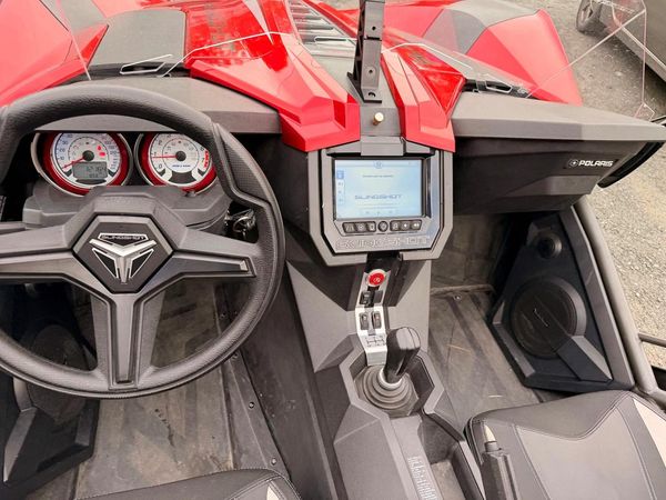 2018 POLARIS SLINGSHOT Open Cab
