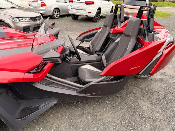 2018 POLARIS SLINGSHOT Open Cab