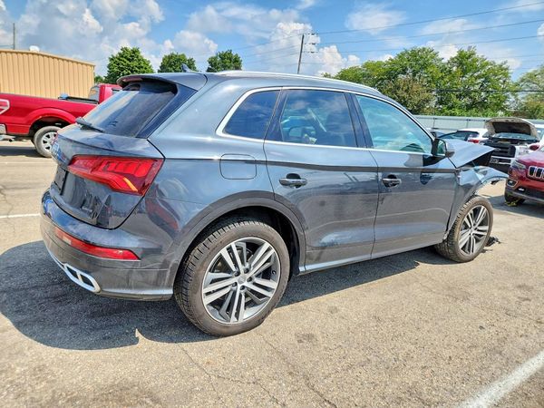 2020 AUDI Q5 E quattro Premium Plus