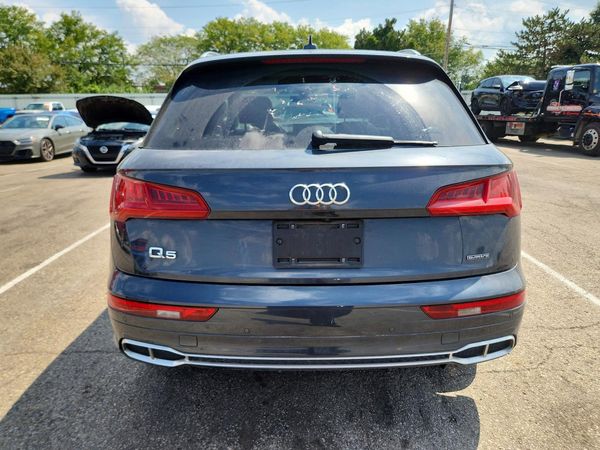 2020 AUDI Q5 E quattro Premium Plus