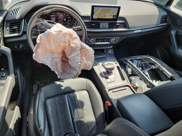2020 AUDI Q5 E quattro Premium Plus