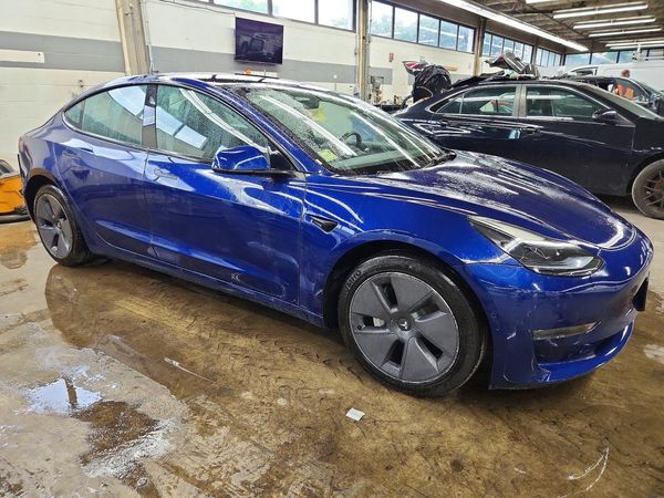 2022 TESLA MODEL 3 — Passenger 3/4