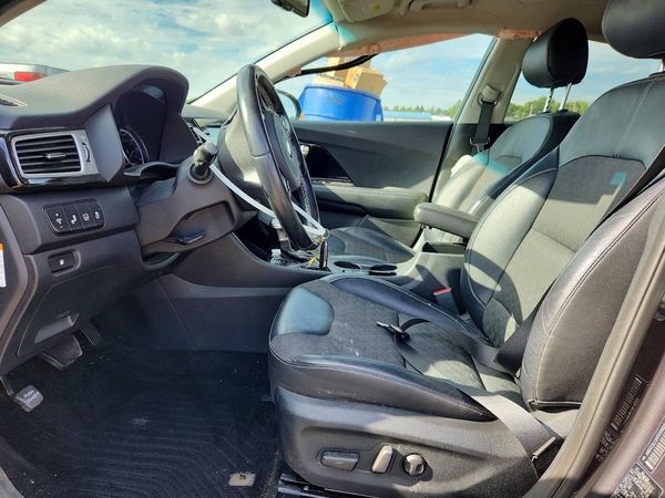 2019 KIA NIRO — DENT