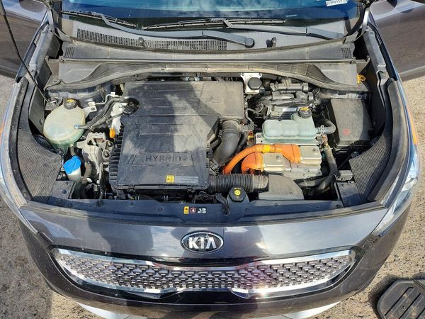 2019 KIA NIRO — Engine bay