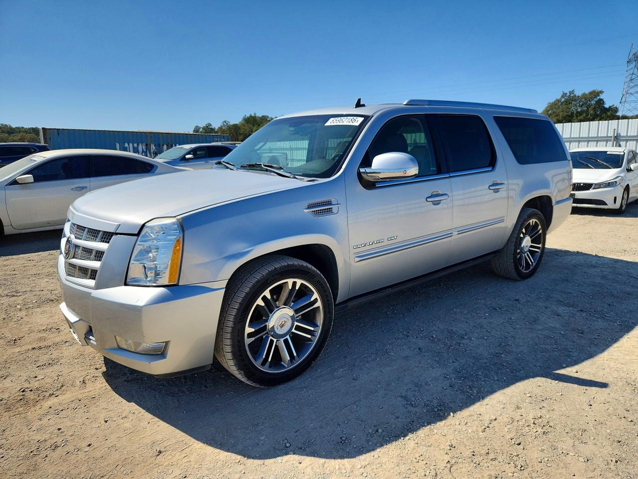 2013 CADILLAC ESCALADE ESV Premium — Front 3/4