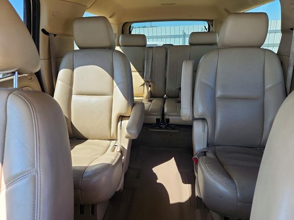 2013 CADILLAC ESCALADE ESV Premium — SUVN