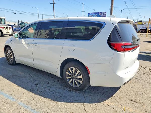 2022 CHRYSLER PACIFICA