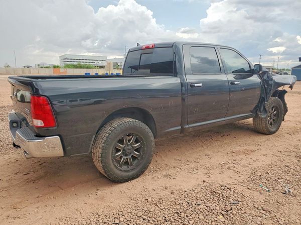 2018 RAM 1500 SLT