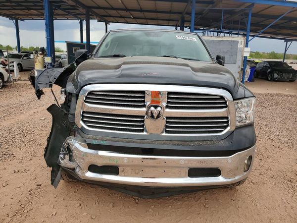 2018 RAM 1500 SLT